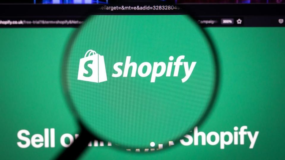 How to Drive Traffic to Shopify Store 2025: Proven Strategies